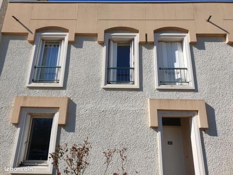 Maison De Ville 102M2 3 Chambres Монтіньї-ле-Бретонне Екстер'єр фото